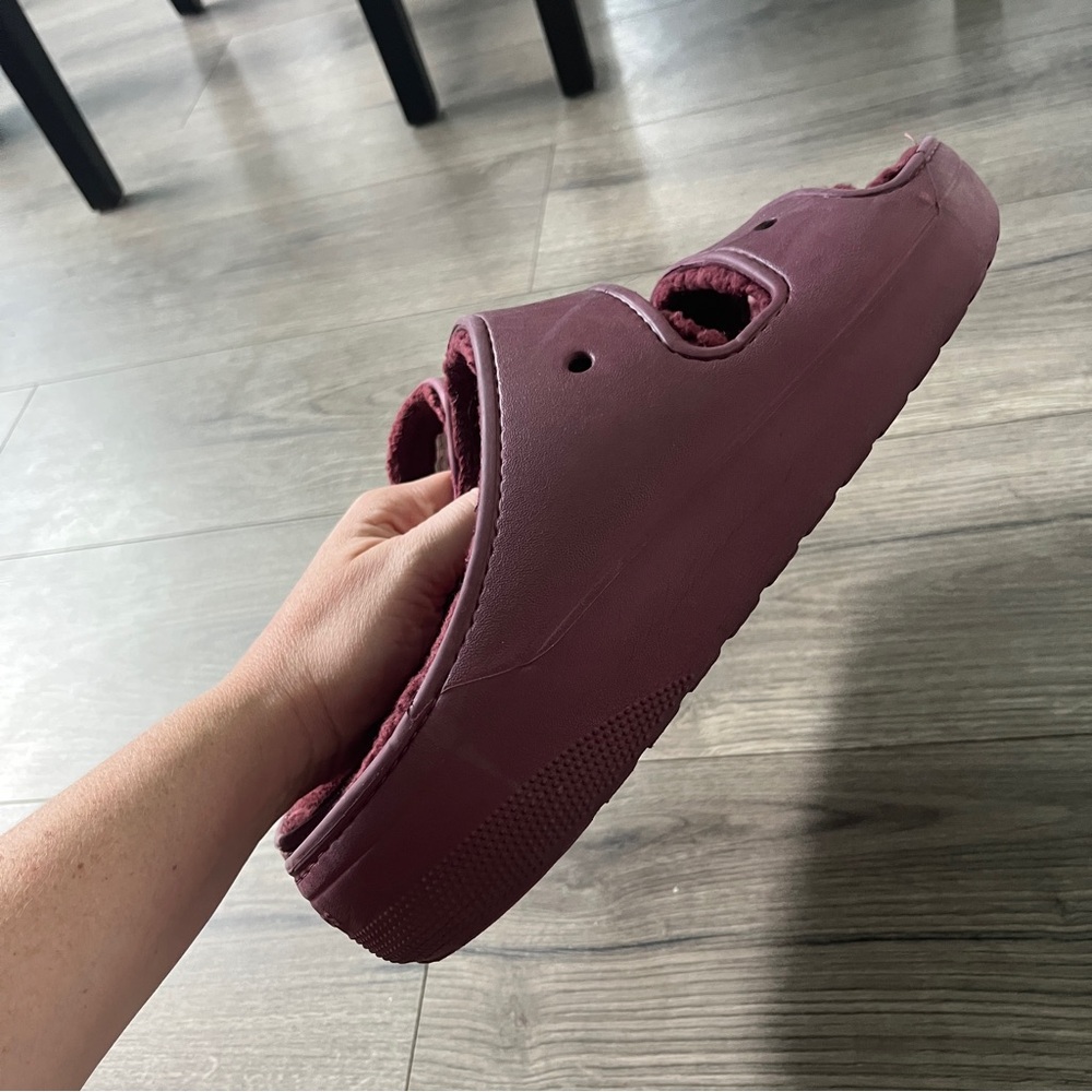 Crocs Mens Maroon Slide Sandals faux Fur Lined Size 13 - Picture 4 of 7